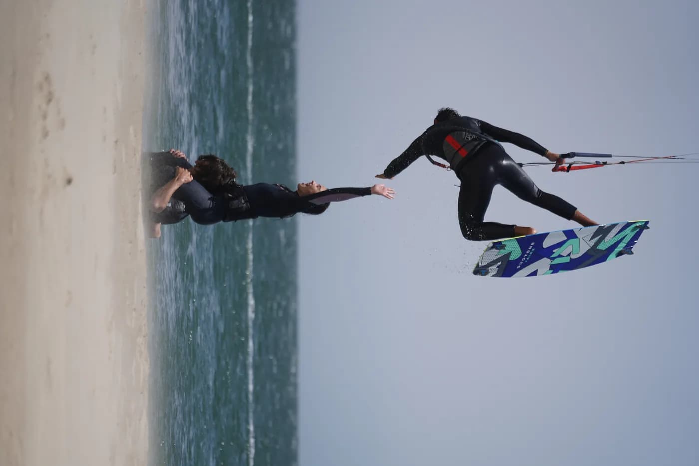 Session de kitesurf par vent d'alizé à Essaouira