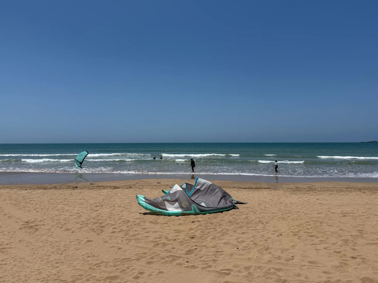 Plage de Diabat, spot kitesurf 8 min au sud d'Essaouira — vent régulier et peu de monde